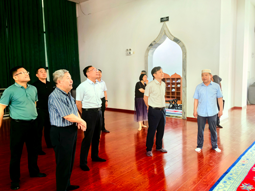 韩军到西市场街道走访调研