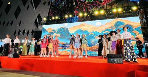 2025年“这一站，济南！夏美其美，槐荫你好”广场艺文·市集活动正式开幕