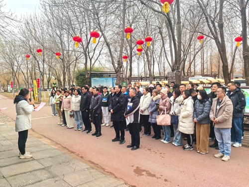 区政协组织开展“巾帼聚力助发展，健步同行启新程”健步走活动